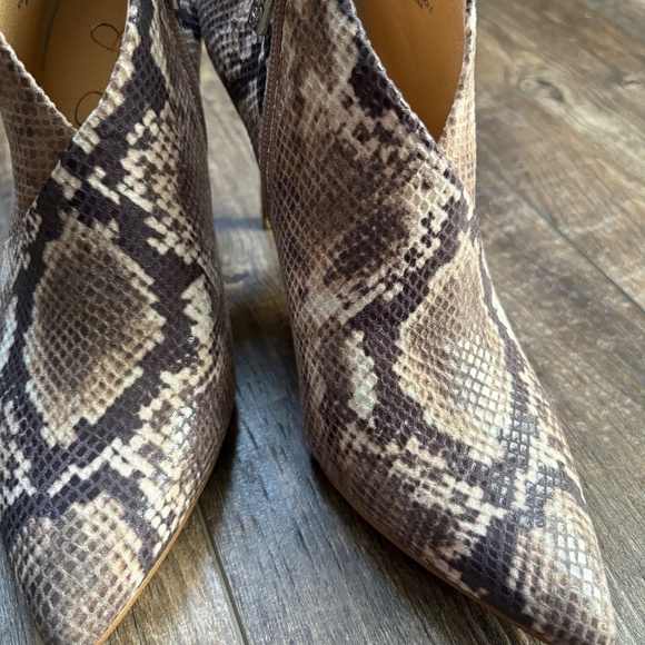 NEW Jessica Simpson Layra Snakeskin Ankle Boot Pointed Toe Women's Size 8 - Picture 9 of 16